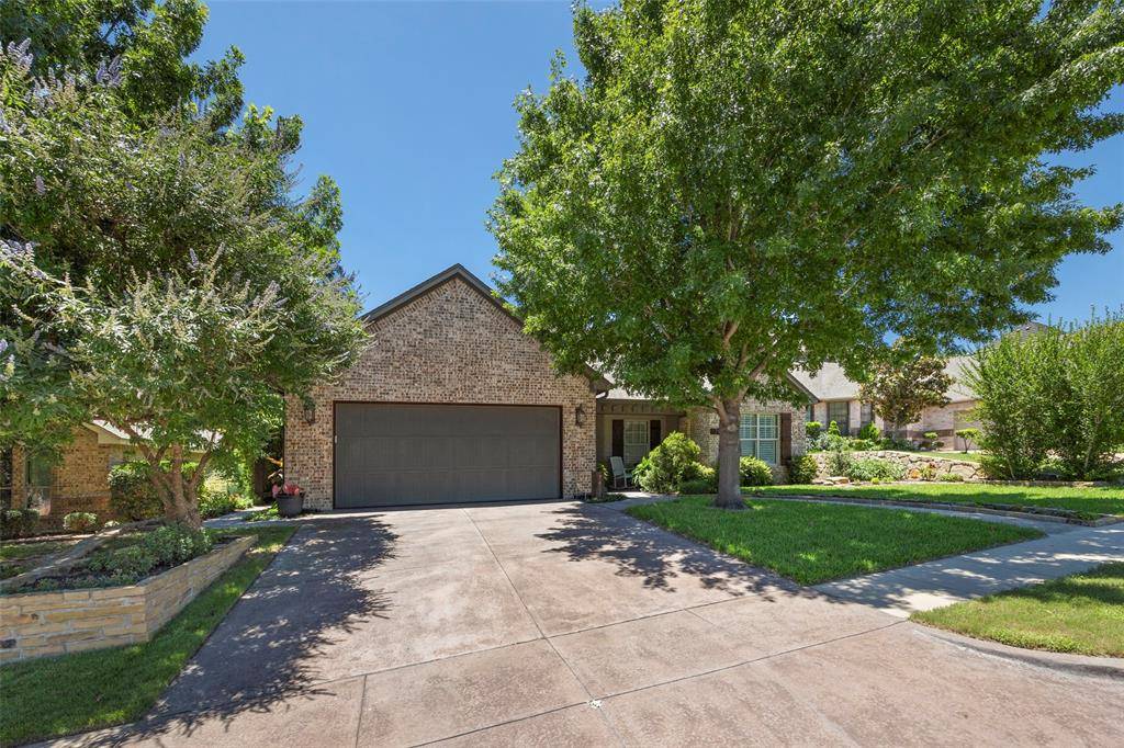 Benbrook, TX 76126,7416 Green Links Drive