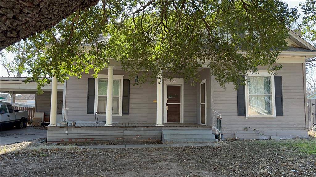 Gatesville, TX 76528,1306 E Leon Street