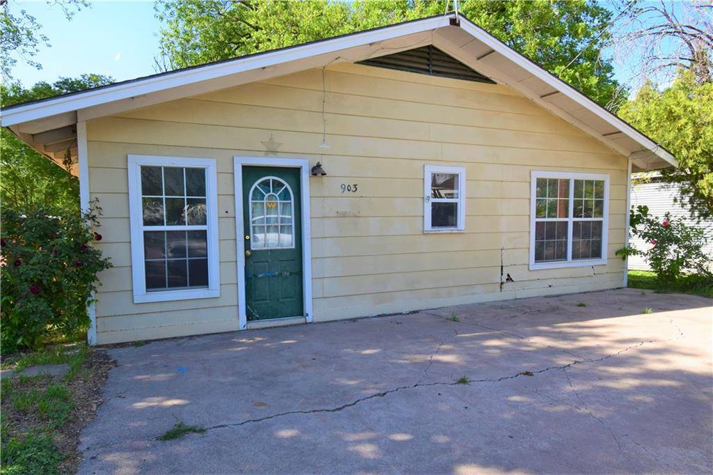 Clifton, TX 76634,903 W 9th Street