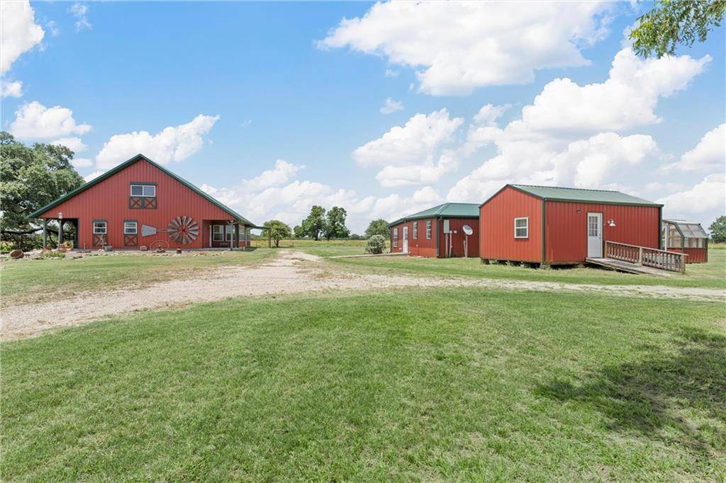 Lott, TX 76656,200 CR 481E