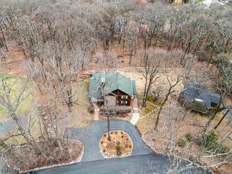 Denville Twp., NJ 07834,8 HILLCREST DRIVE