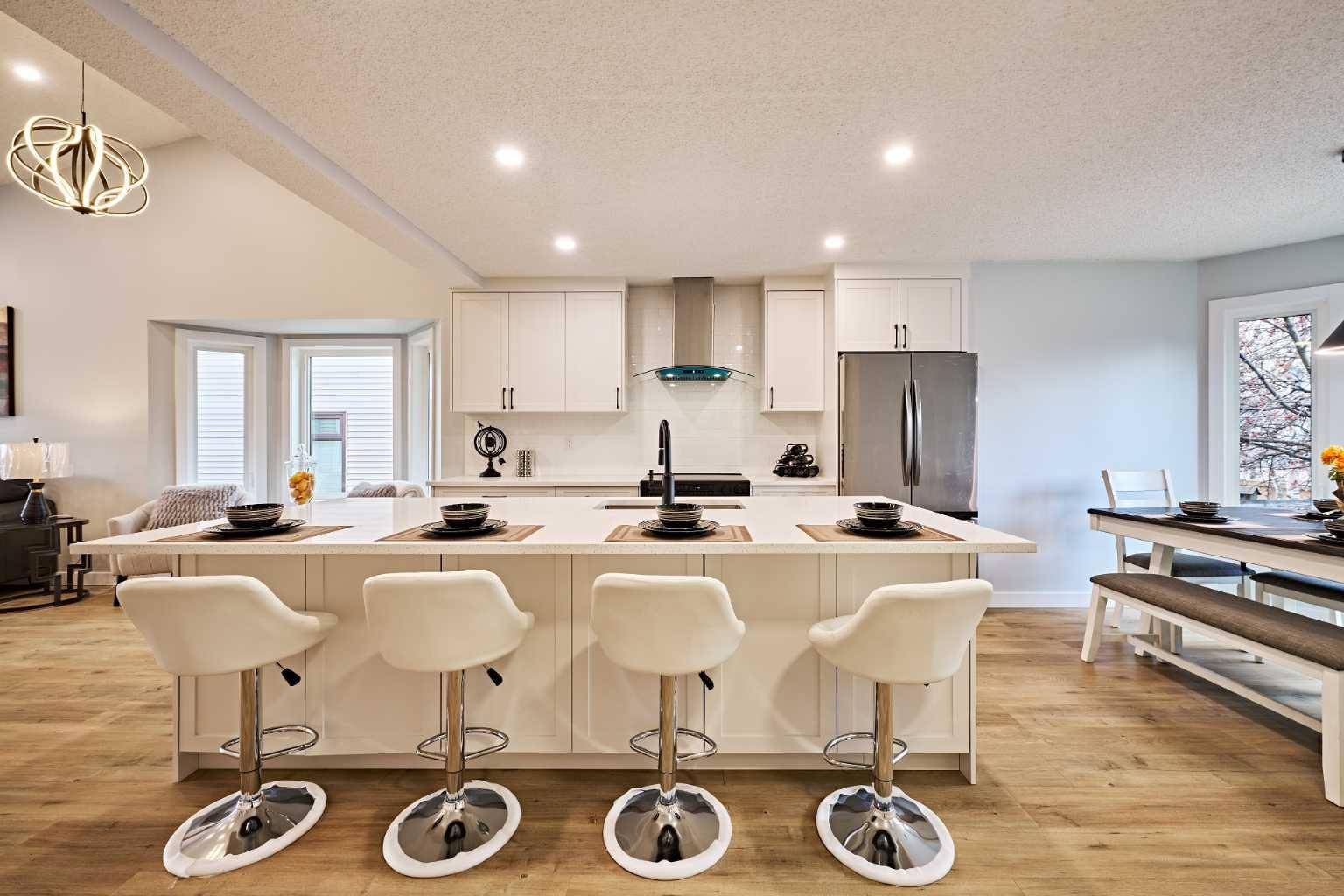 Calgary, AB T3G 2Y3,275 Hawkwood BLVD NW