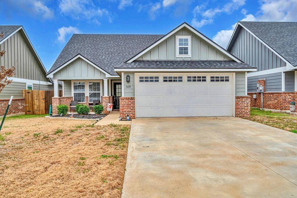 Mcgregor, TX 76657,429 Travis Drive