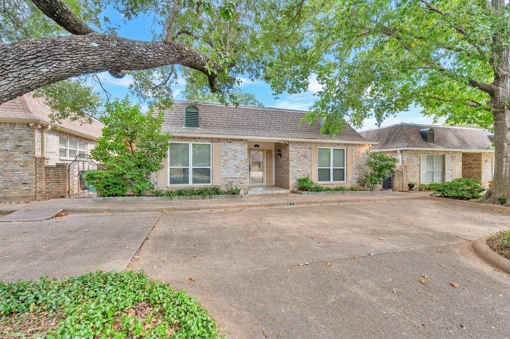 Clifton, TX 76634,307 N Ave M