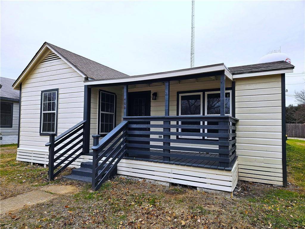 Groesbeck, TX 76642,406 W Trinity Street