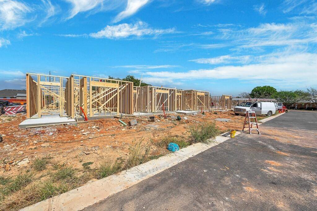 Mcgregor, TX 76657,122 Morris Court