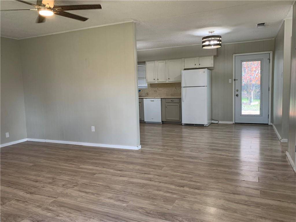 Groesbeck, TX 76642,905 Willow Pond