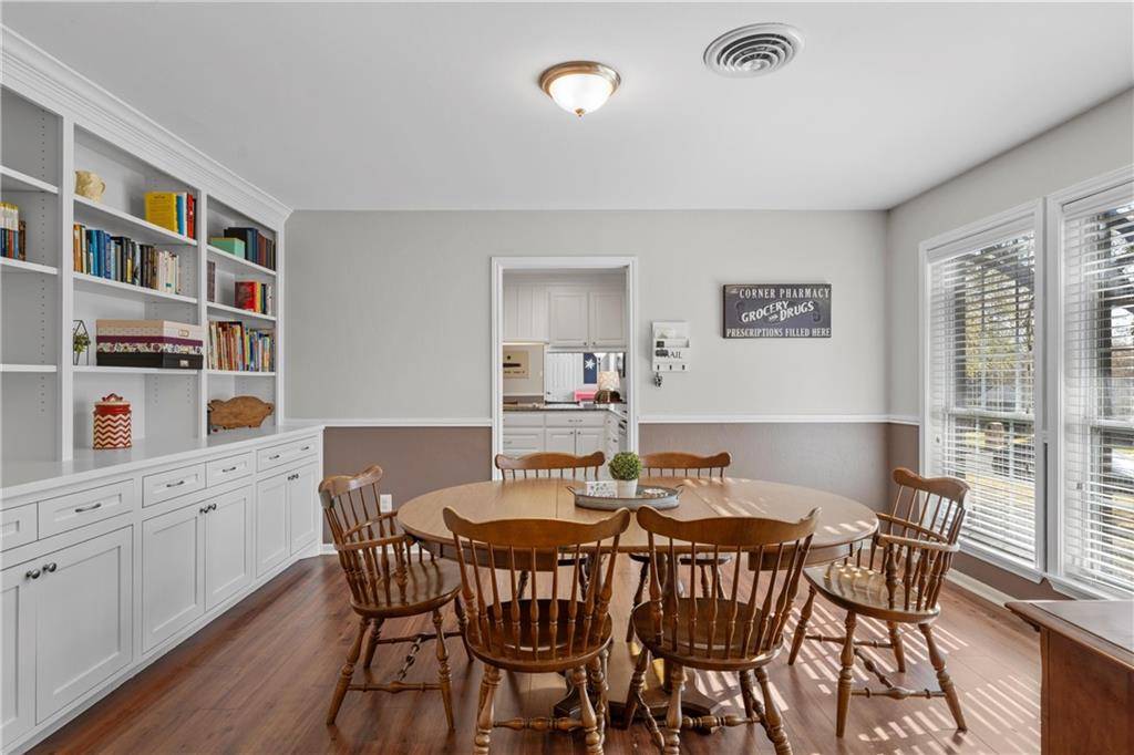 Woodway, TX 76712,8401 Woodcreek Drive