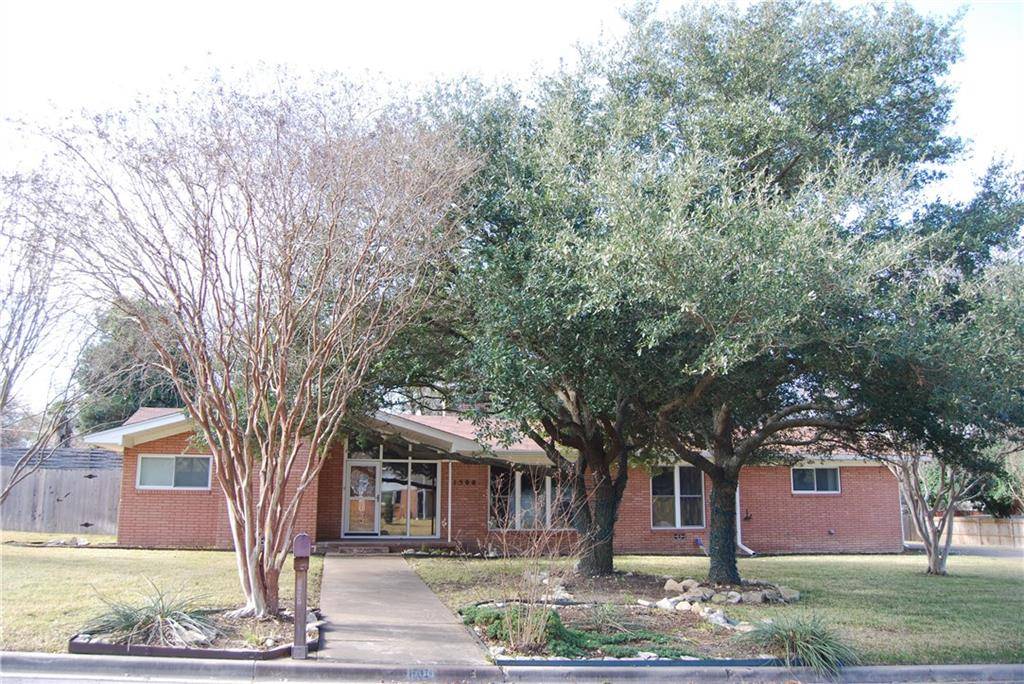 Waco, TX 76710,1500 Royal Oaks Drive