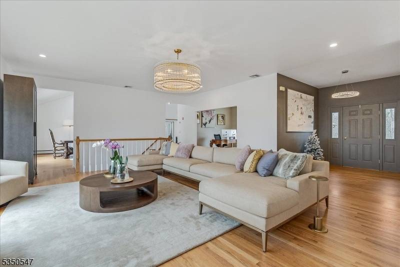 Sparta Twp., NJ 07871,32 Highcrest Dr