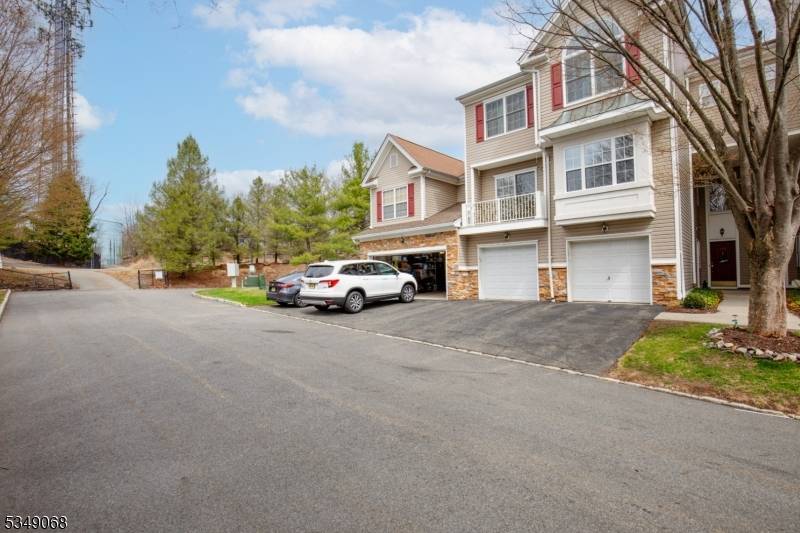 Pompton Lakes Boro, NJ 07442,153 Vista Ter