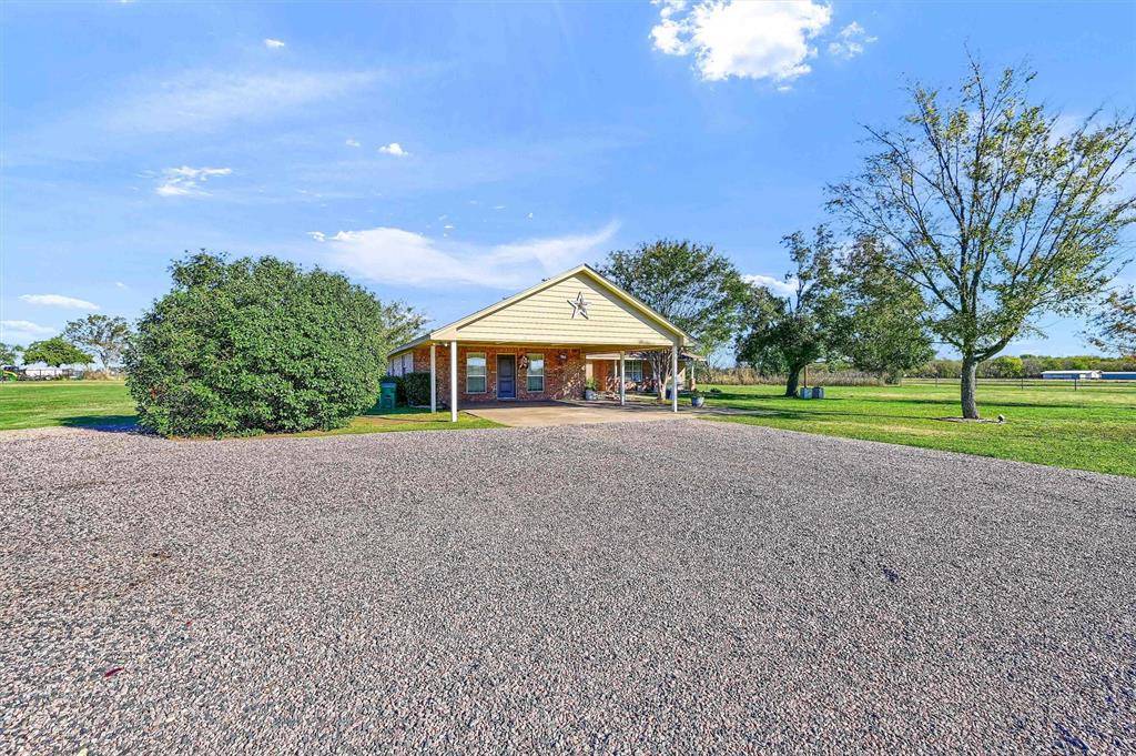 Whitesboro, TX 76273,239 W Line Road