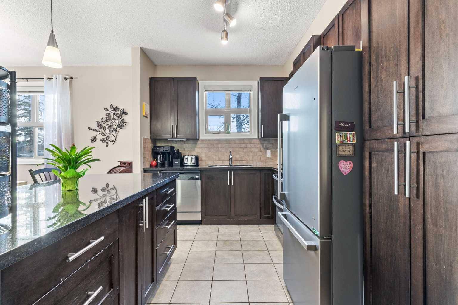 Calgary, AB T3G 0C2,88 Arbour Lake RD NW #218