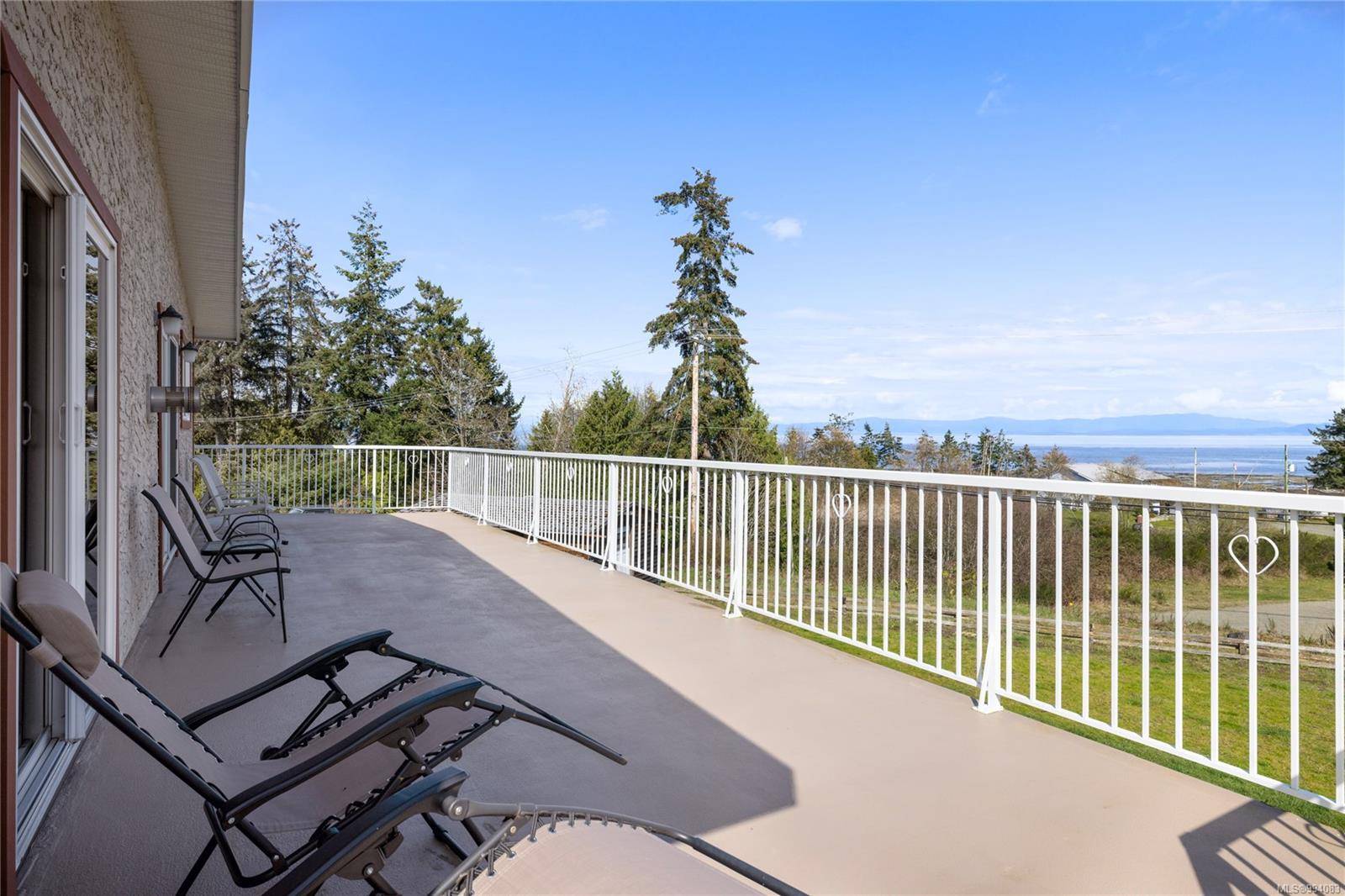 Qualicum Beach, BC V9K 2N9,3021 Raymur Pl