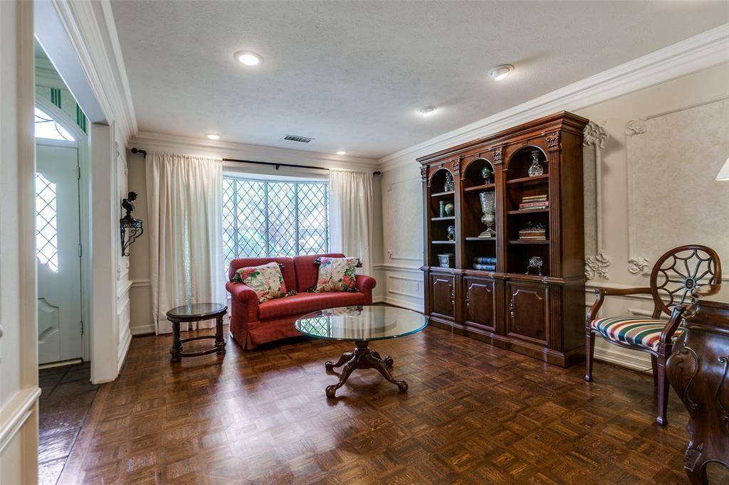 Dallas, TX 75214,6336 Glennox Lane