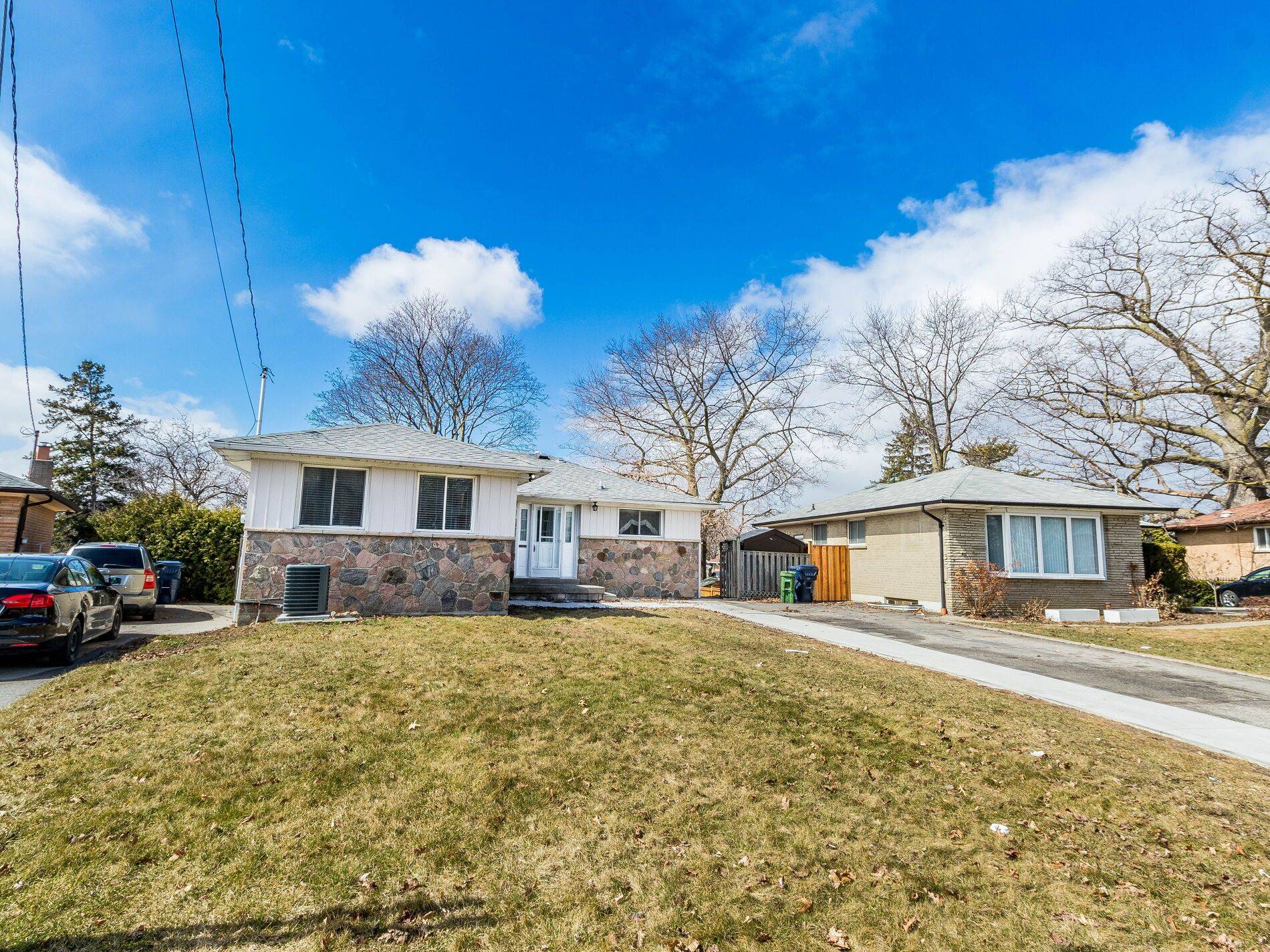Toronto W05, ON M9M 1P1,80 Coral Gable DR