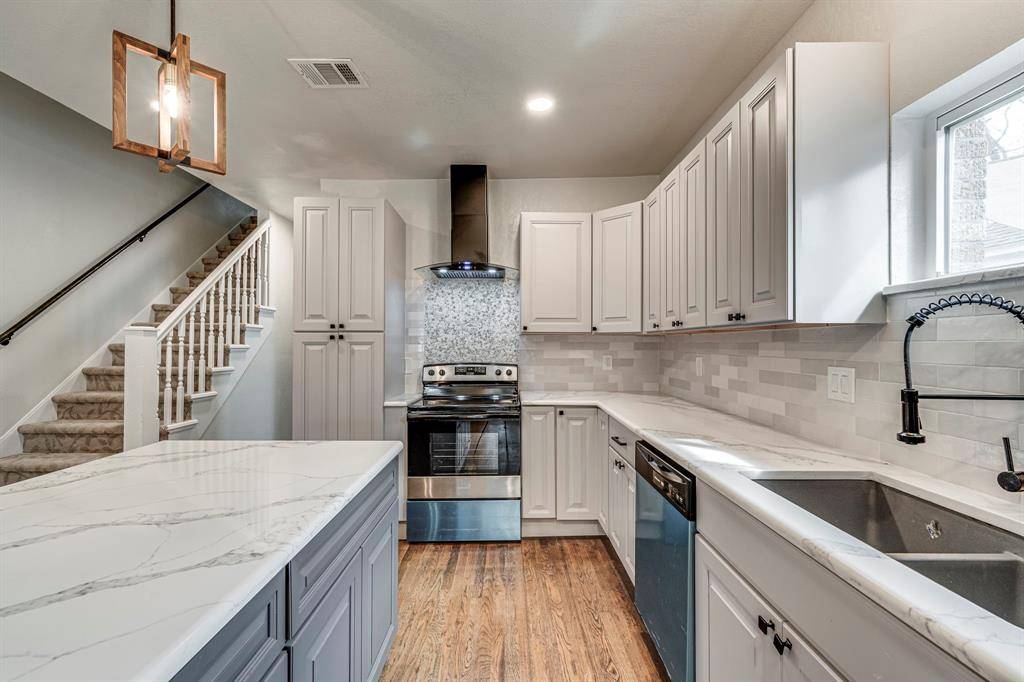 Dallas, TX 75208,605 W Page Avenue