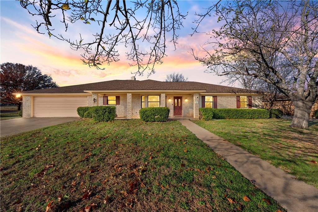 Crawford, TX 76638,340 N Ave B