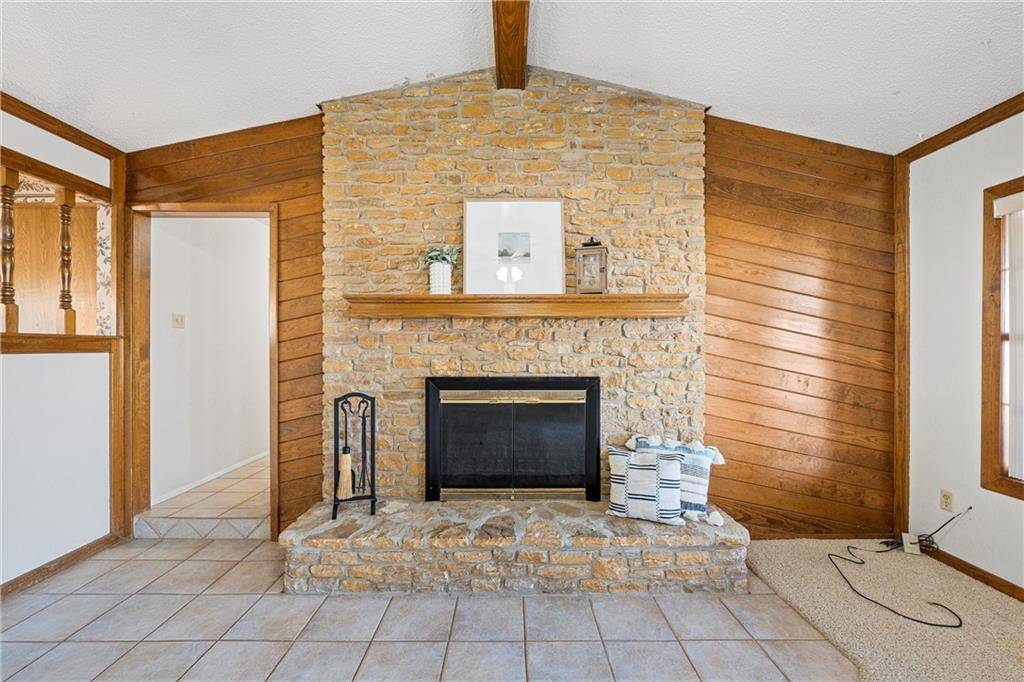 Crawford, TX 76638,340 N Ave B