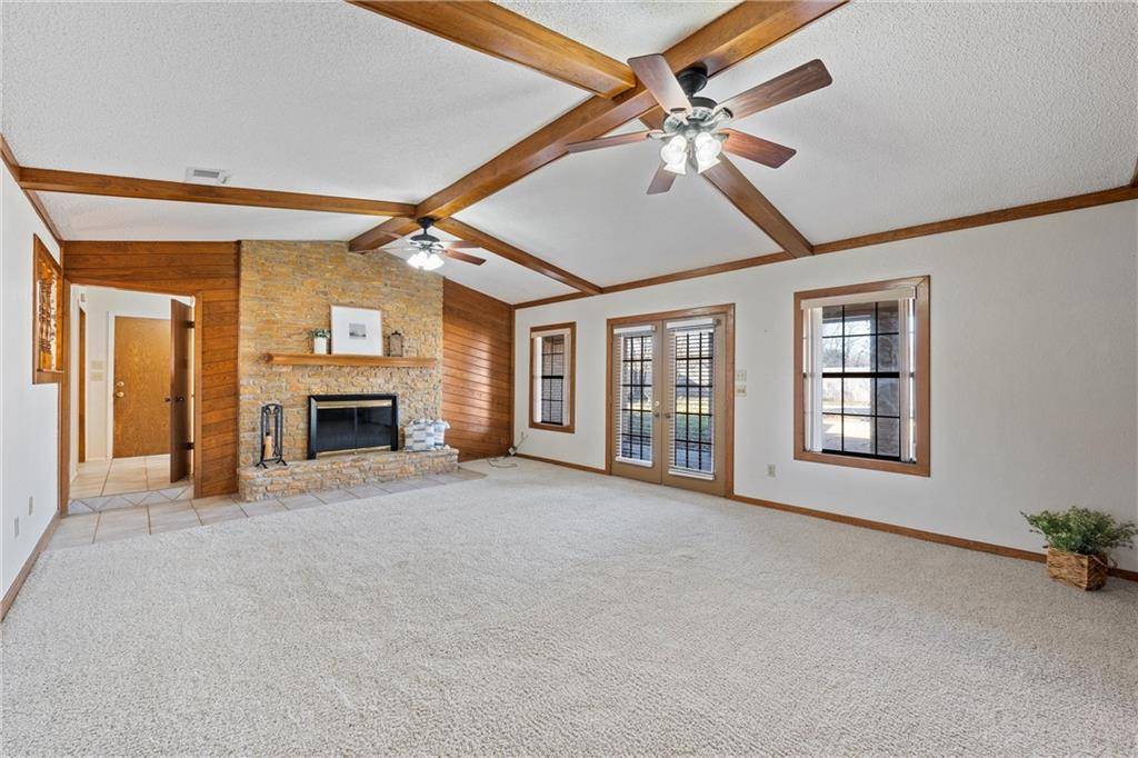 Crawford, TX 76638,340 N Ave B