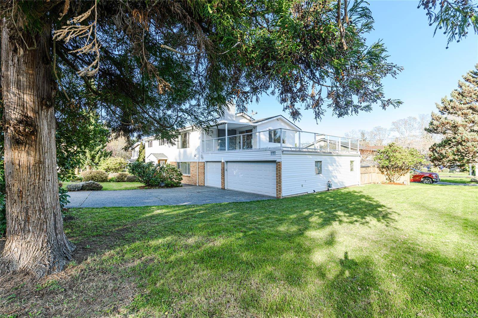 Saanich, BC V8N 2C4,4251 Parkside Cres