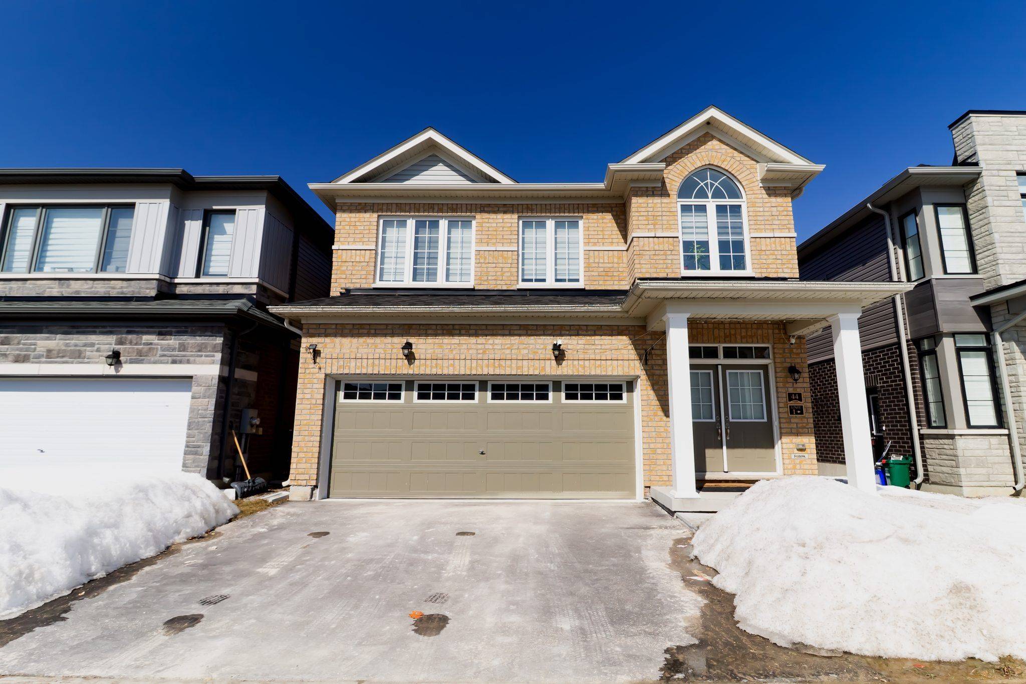 Barrie, ON L9J 0L7,44 Bannister RD