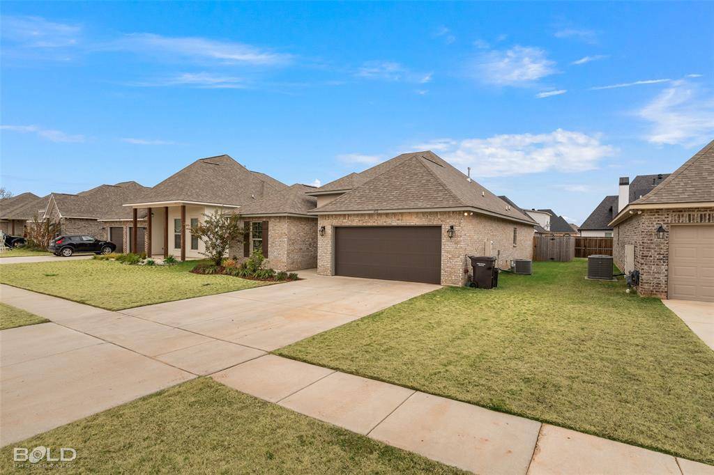 Bossier City, LA 71111,452 Mangrove Lane