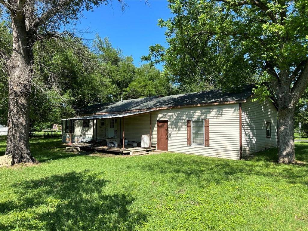 Kosse, TX 76653,602 S Mignonette Street