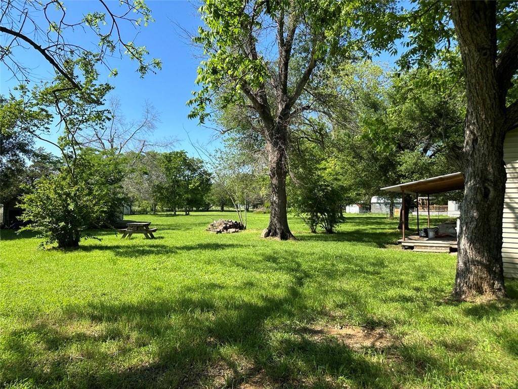 Kosse, TX 76653,602 S Mignonette Street