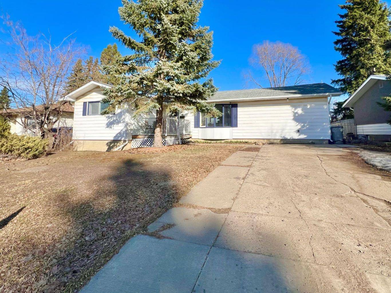 Grande Prairie, AB T8V 2C9,8815 98 ST