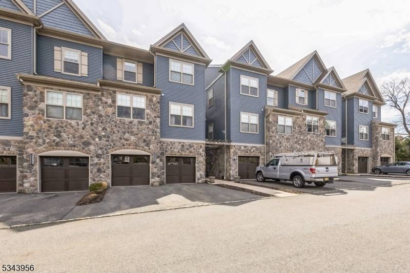 Hopatcong Boro, NJ 07843,407 Mariners Pointe
