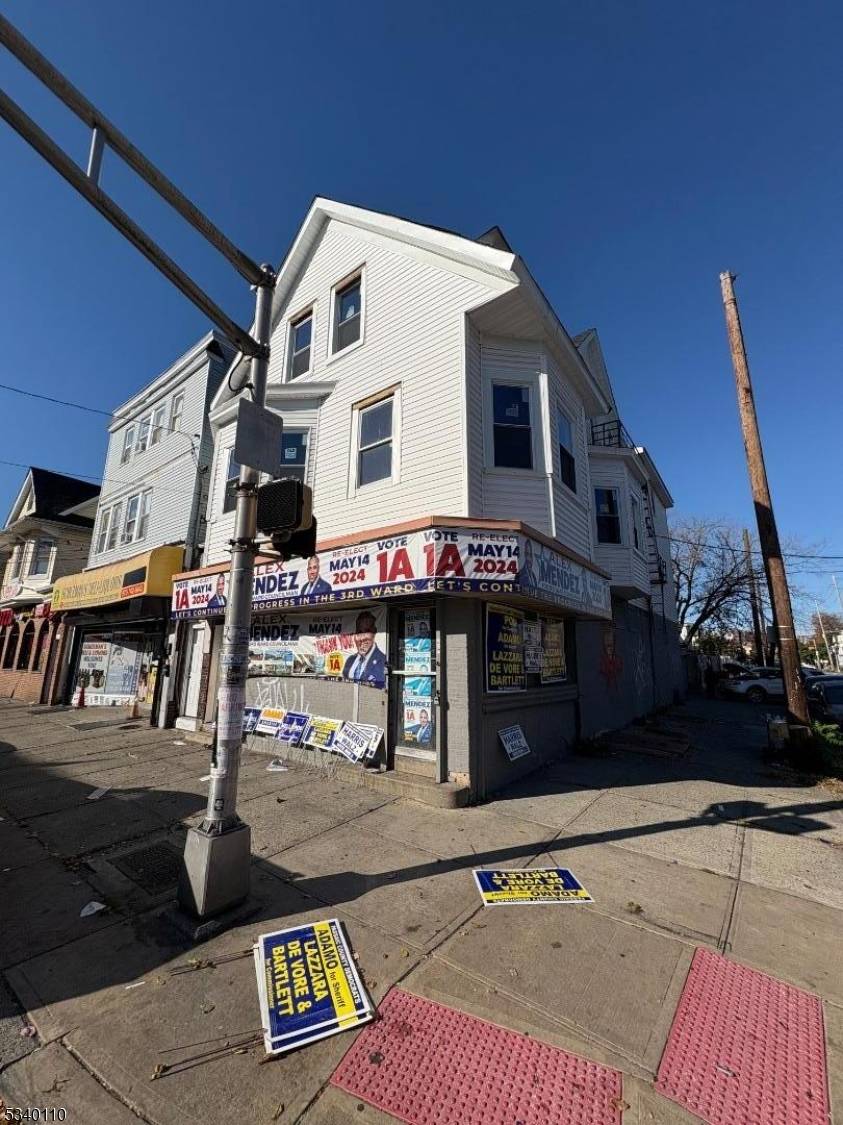 Paterson City, NJ 07504,523 Park Ave