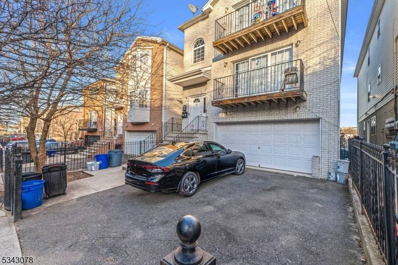 Newark City, NJ 07104,25 Seabury St