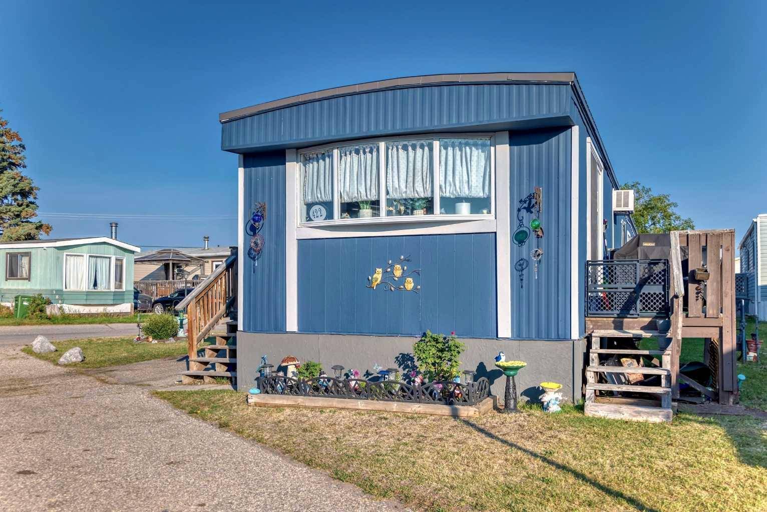Calgary, AB T2B 5P2,3223 83 ST #422