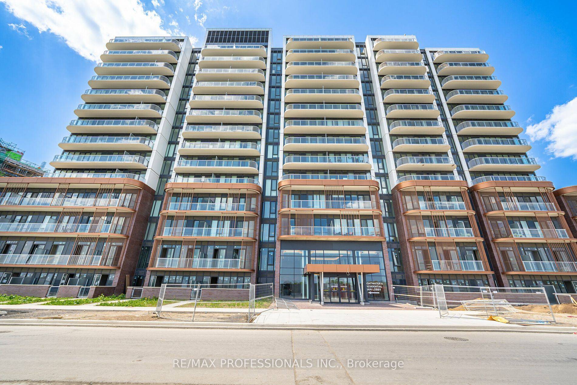 Mississauga, ON L5H 0A9,220 Missinnhe WAY #615