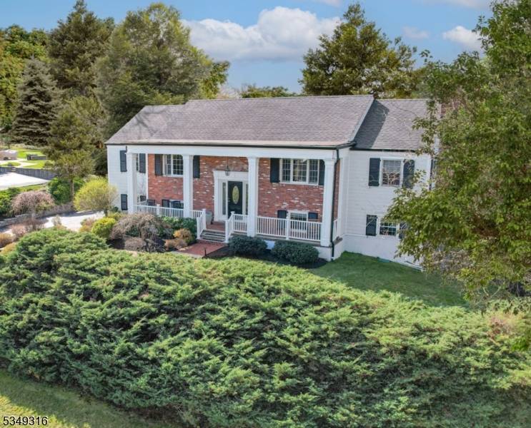 Chatham Twp., NJ 07928,17 Glenmere Dr