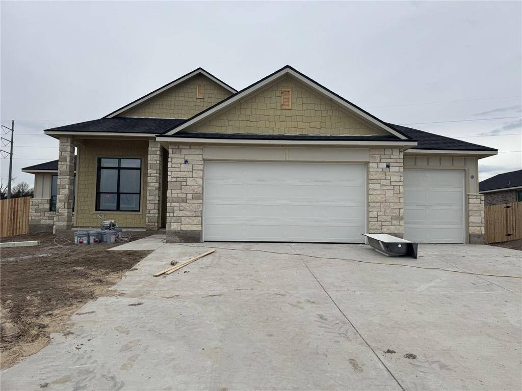 Lorena, TX 76655,223 Lasso Loop