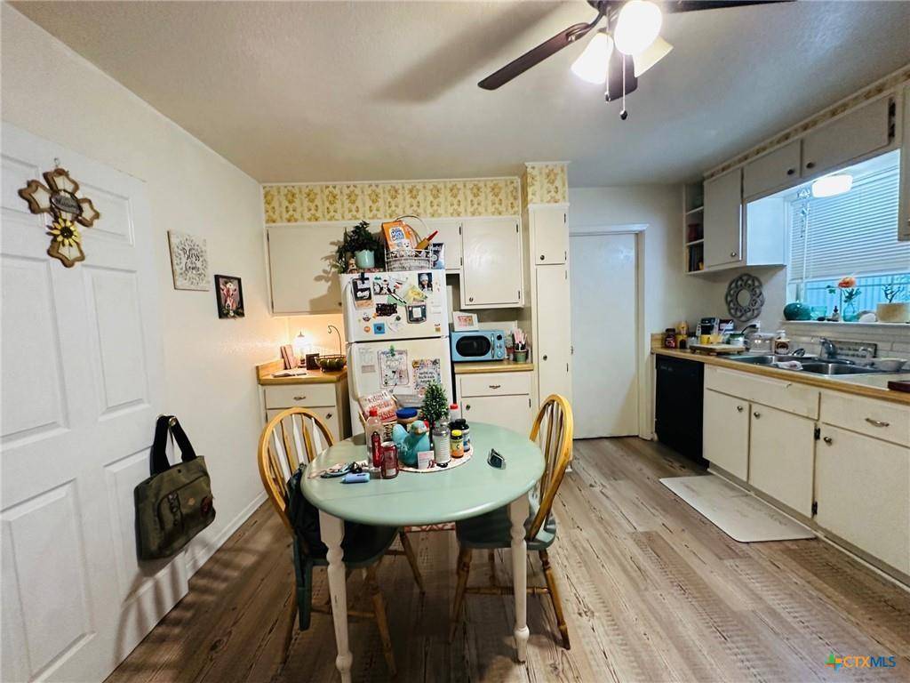 Gatesville, TX 76528,1907 E Main Street