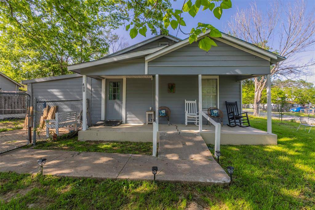 Mexia, TX 76667,409 E Houston Street