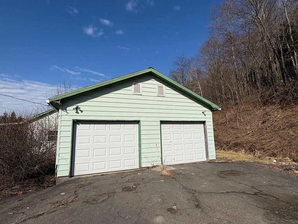 Westfield, PA 16950,189 Potterbrook Rd