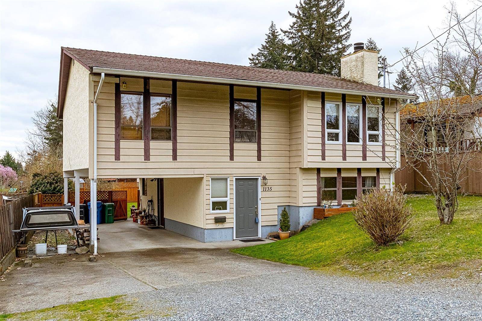 Nanaimo, BC V9S 5M1,1135 McDonald Cres