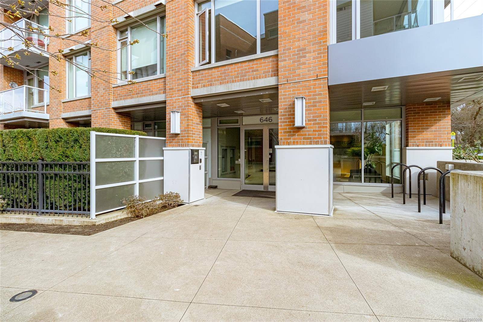 Victoria, BC V8V 0B7,646 Michigan St #310