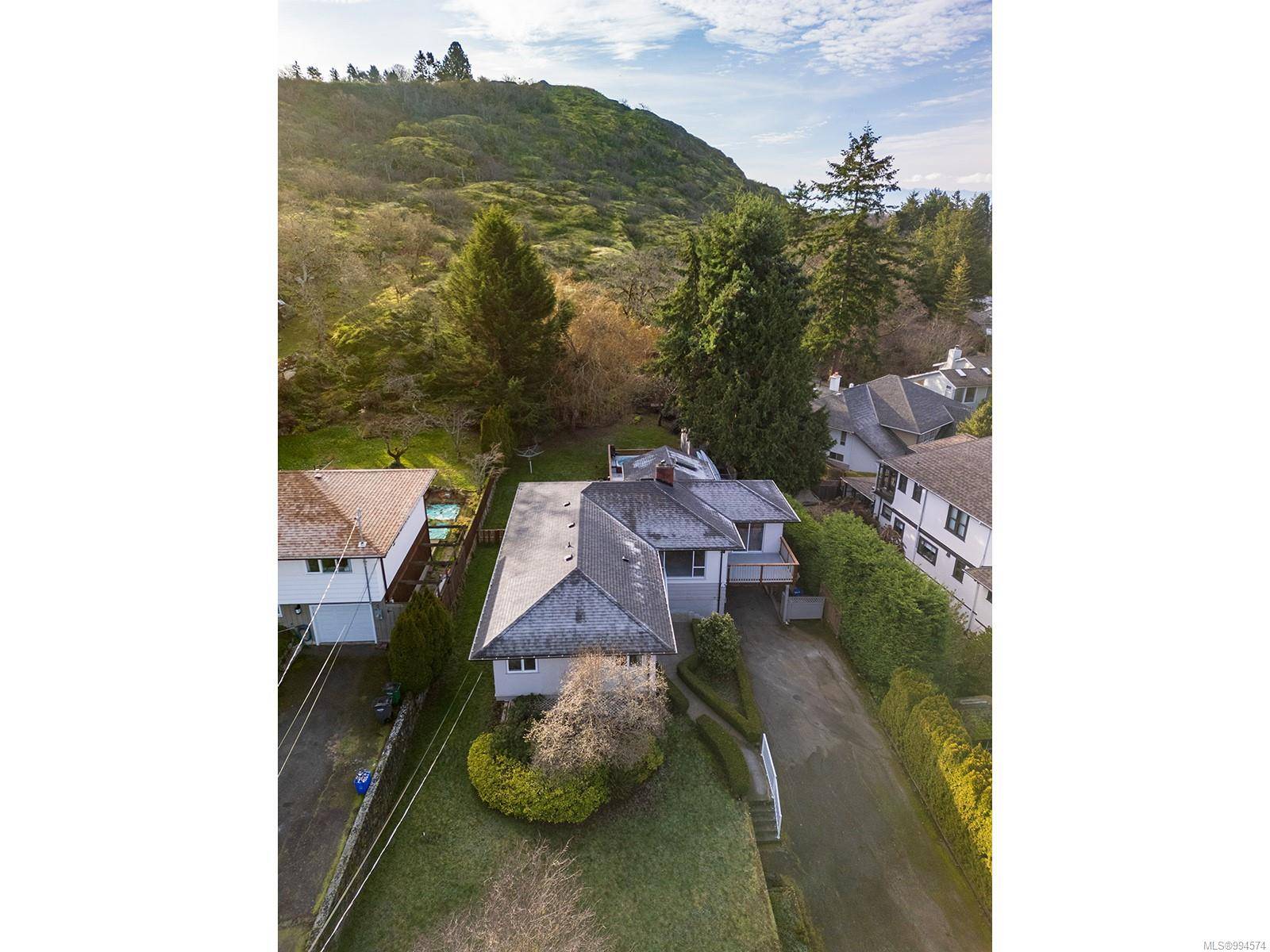 Saanich, BC V8P 2H4,1751 Glastonbury Rd