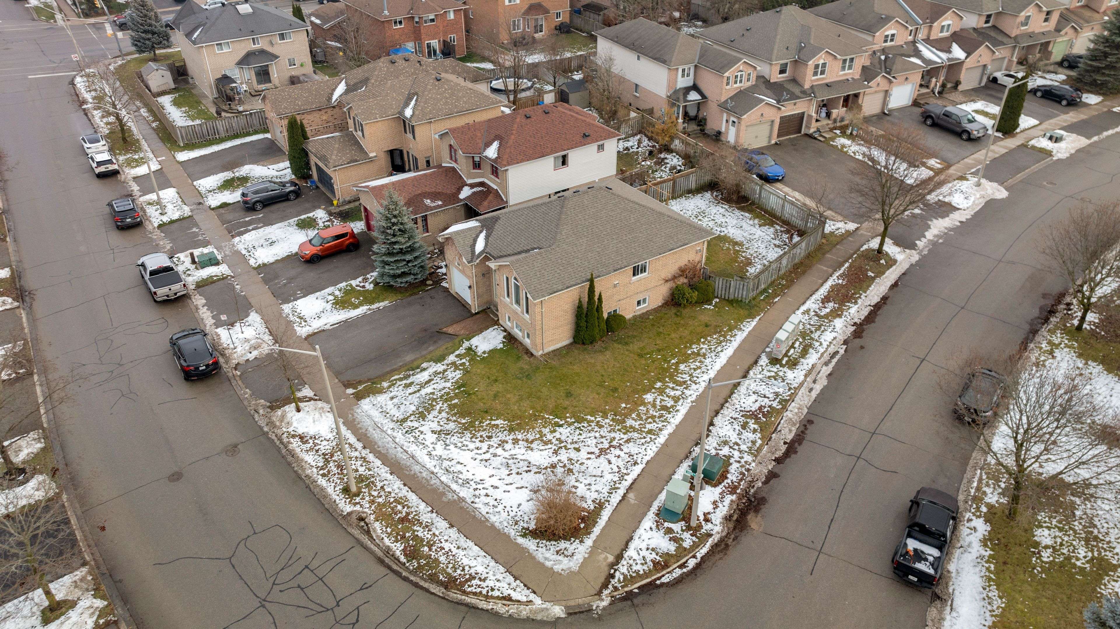 Barrie, ON L4N 0B1,11 Gore DR