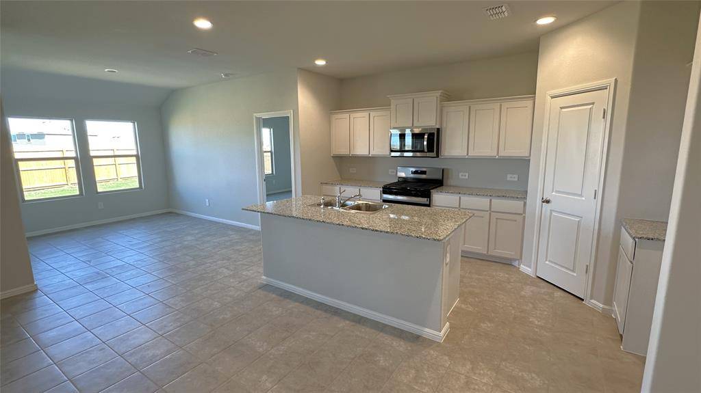 Cresson, TX 76035,13464 GITTY UP Circle