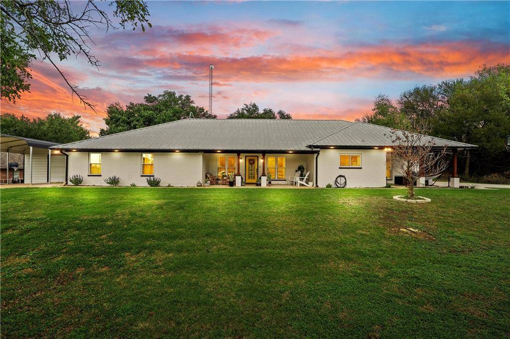 Mart, TX 76664,161 Golfview Circle