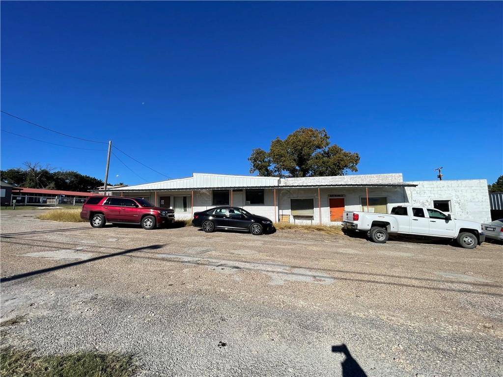 Clifton, TX 76634,400 Hwy 22 Highway