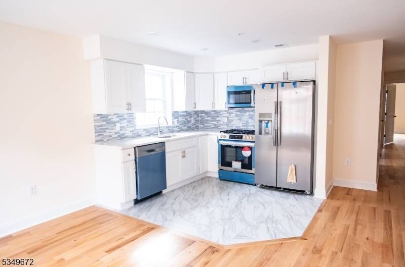 Newark City, NJ 07108,95 Chadwick Ave #1