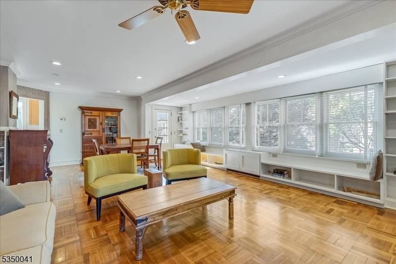 Morristown Town, NJ 07960,43 Mills St