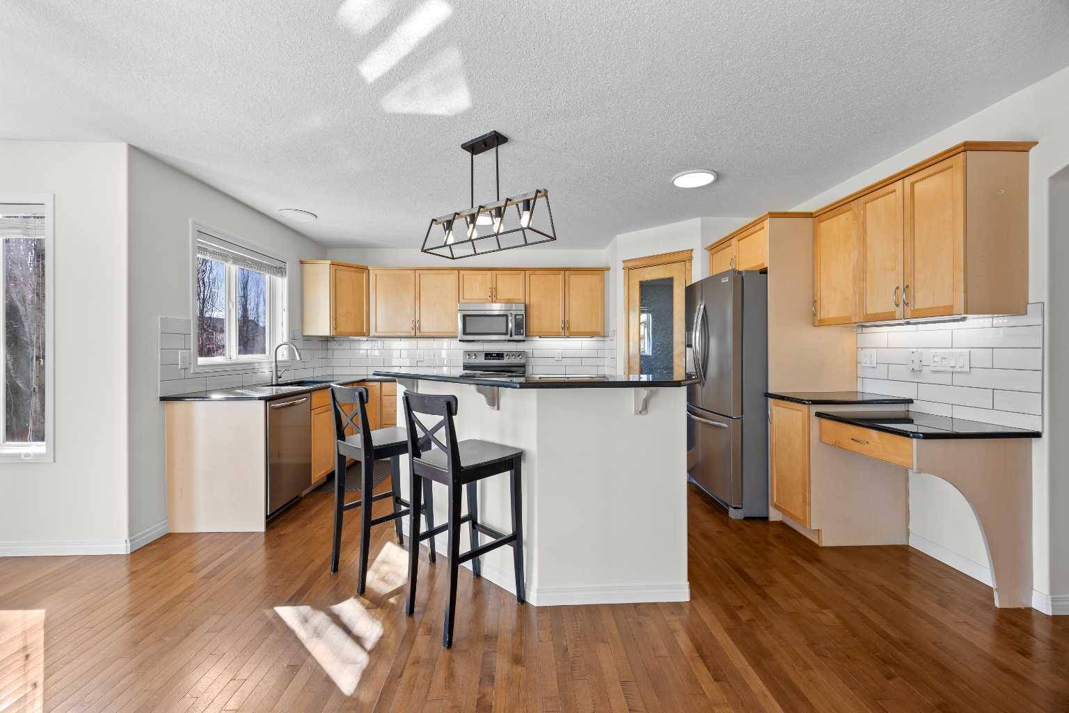 Chestermere, AB T1X 1N4,111 Oakmere GN